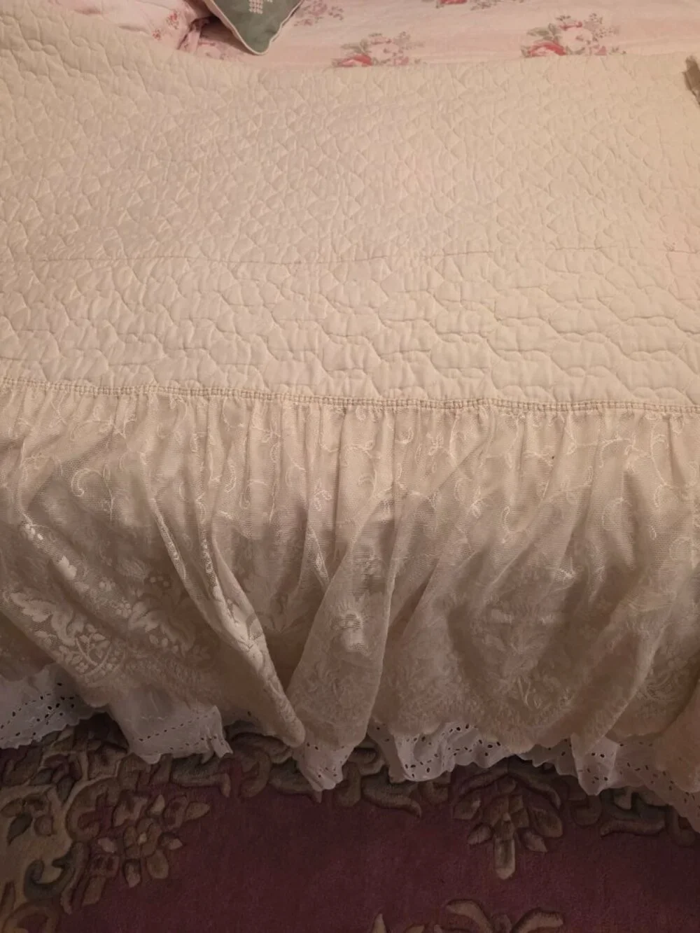 KING LACE BEDSKIRT